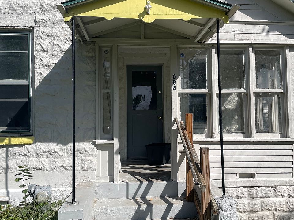 1st image of 604 Pioneer St