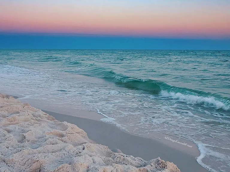 Breathtaking Florida Sunsets & Powder Sand Beaches make for the perfect vacation. Just a short walk to paradise from your condo. Come enjoy the beach & resort at The Suite Spot at the Palms of Destin!