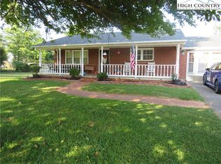 102 Edmonds Rd, Ennice, NC 28623