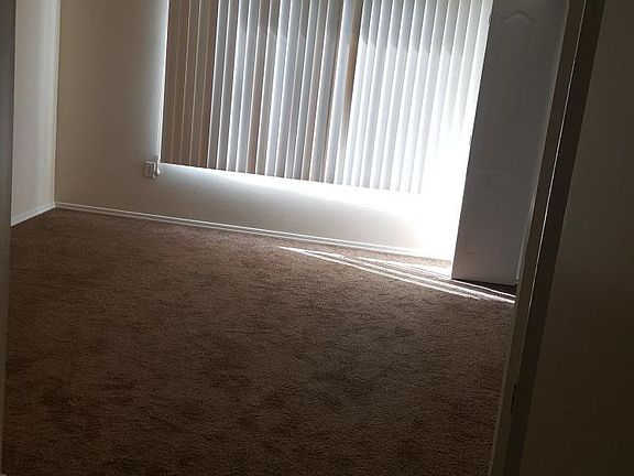 4th image of 1221 Kennewick Ct
