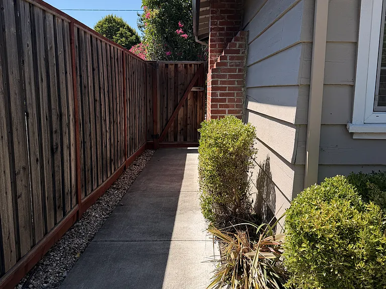 1906 Diamond Ct — Photo 31