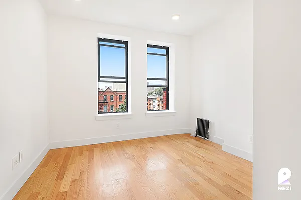 Rented by REZI | media 15