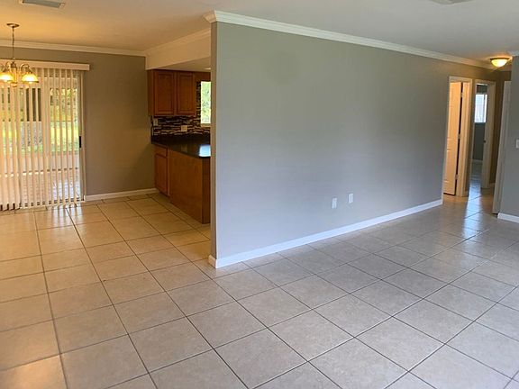 5th image of 1111 Tivoli Dr