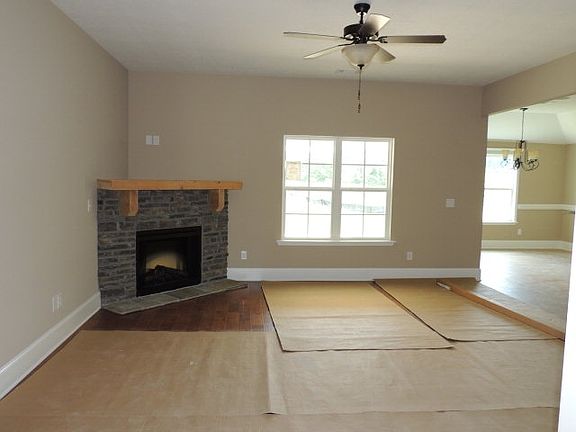 2nd image of 3217 Windwood St