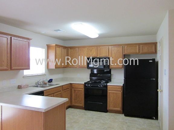 Spacious Kitchen Area