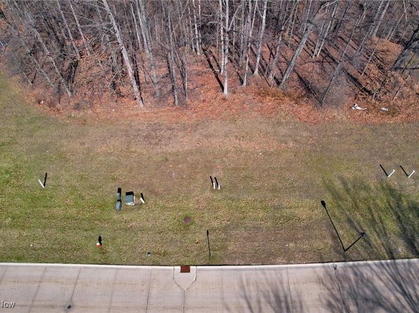 6372 Valley Ranch Dr, Maple Heights, OH 44137