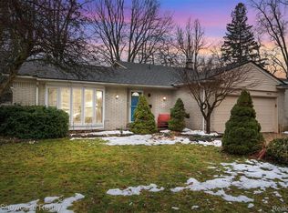 41133 Ivywood Ln, Plymouth, MI 48170