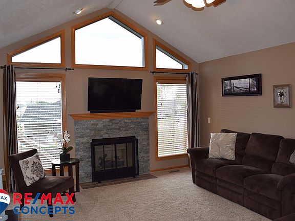 5th image of 8048 Hanna Pointe Pl