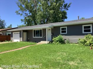 231 Benton St, Dickinson, ND 58601