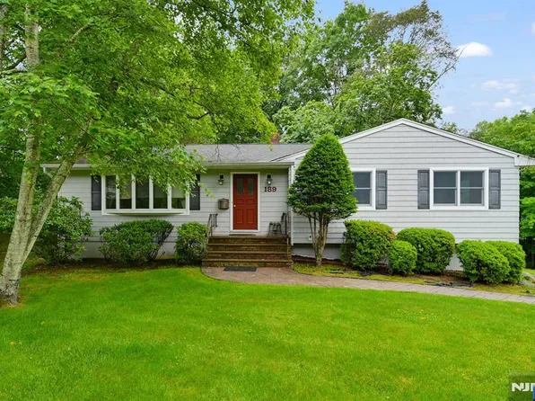 189 Alberon Dr, Park Ridge, NJ 07656