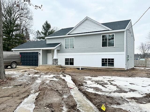 1st image of 11940 N Division Ave