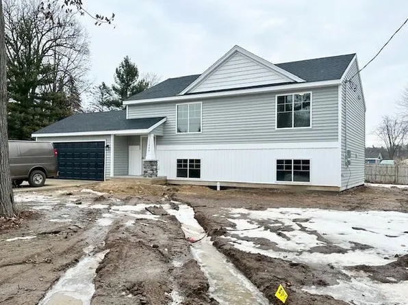 11940 N Division Ave, Sparta, MI 49345