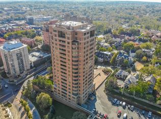 400 W 49th Ter APT 2054, Kansas City, MO 64112