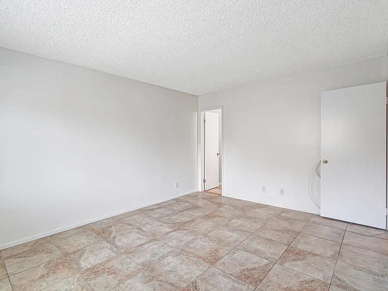 626 Manzanita Dr — Photo 14