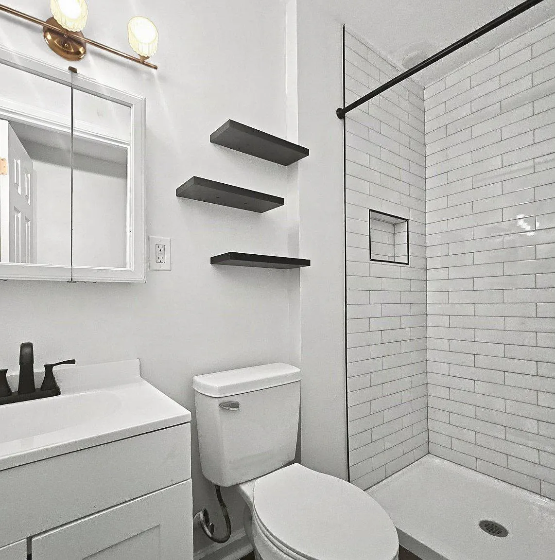 2 bed, 2.0 bath, 1008 sqft, $1,750 — Photo 3