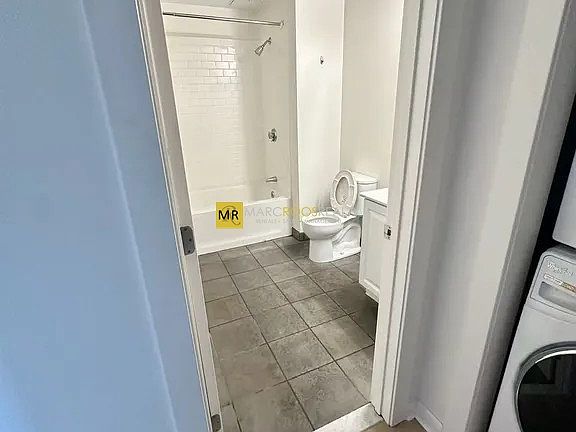 4th image of 122 Mountfort St #404