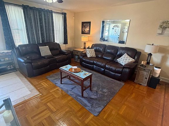 5th image of 4012 Oakmont St