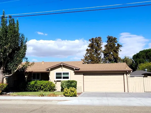 205 El Camino Dr, Pittsburg, CA 94565