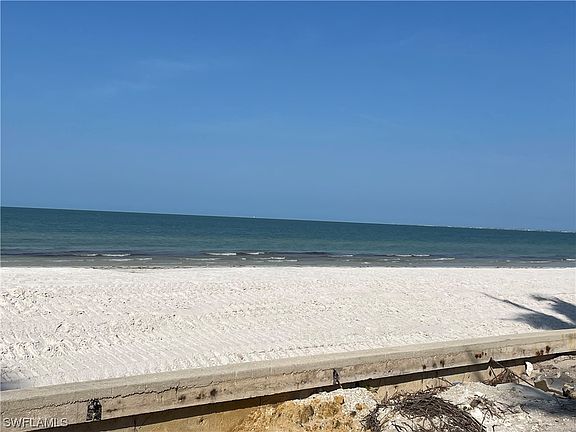 4th image of 4805 Estero Blvd