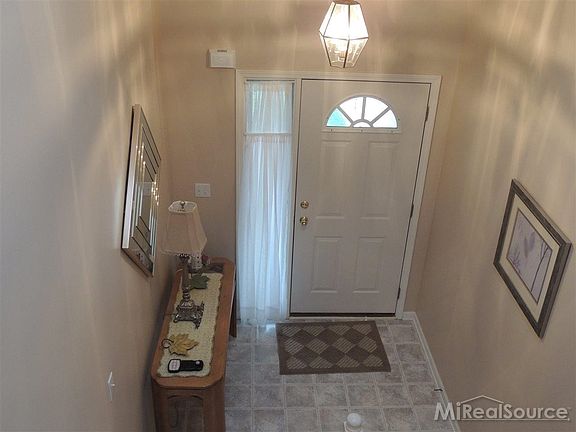 4th image of 53192 Pineridge Dr