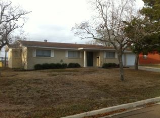 2303 McPherson Dr, Port Lavaca, TX 77979