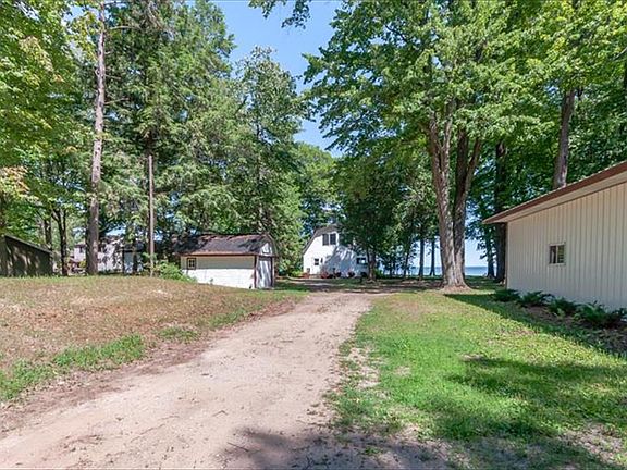 3rd image of N2108 Shore Dr