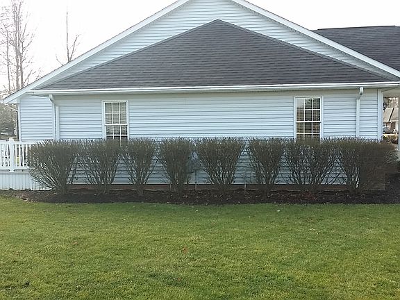 4th image of 983 Rosemarie Cir