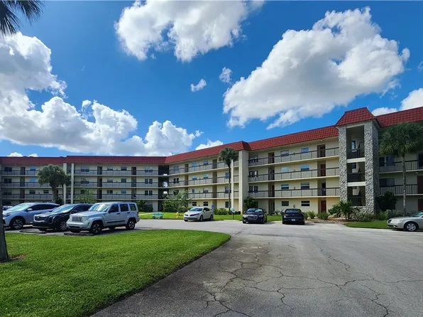 4372 27th Ct SW #2-304, Naples, FL 34116