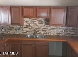 910 W Milton St, Tucson, AZ 85706