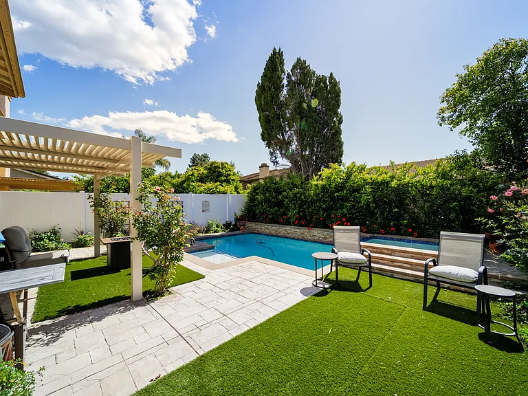 25685 Lupita Dr — Photo 28