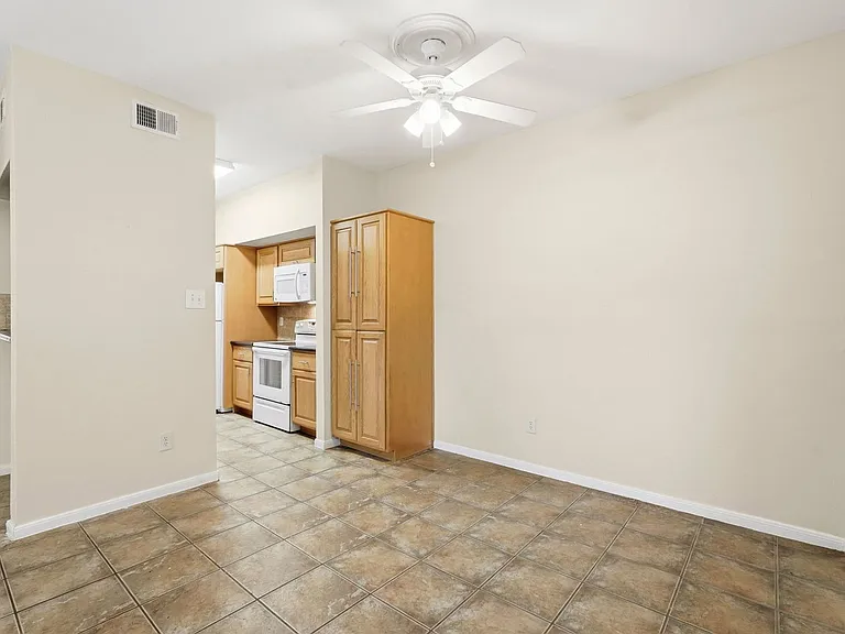2025 Augusta Dr #605 — Photo 16
