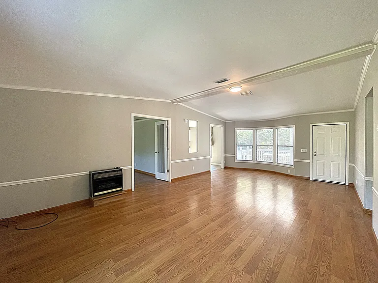 512 Howard Gap Rd — Photo 9