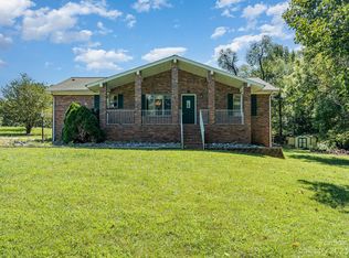 1922 Robinwood Rd, Newton, NC 28658