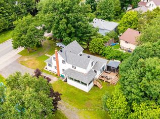 6 Prospect St, Parry Sound, ON P2A2B6