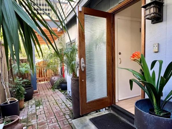 (undisclosed Address), Los Angeles, CA 90077