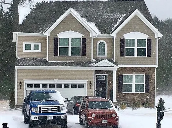 5826 Roland Smith Dr, Gloucester, VA 23061