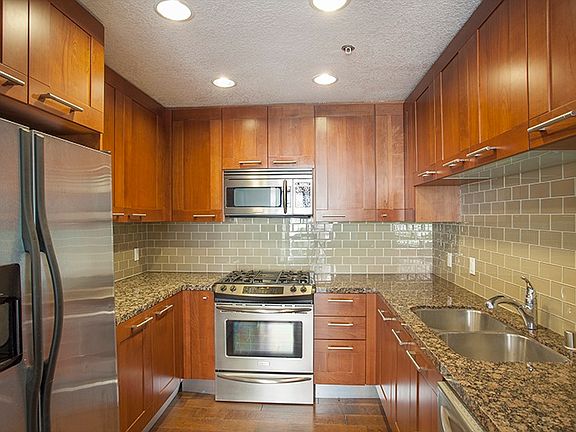 4th image of 585 N Rossmore Ave APT 212