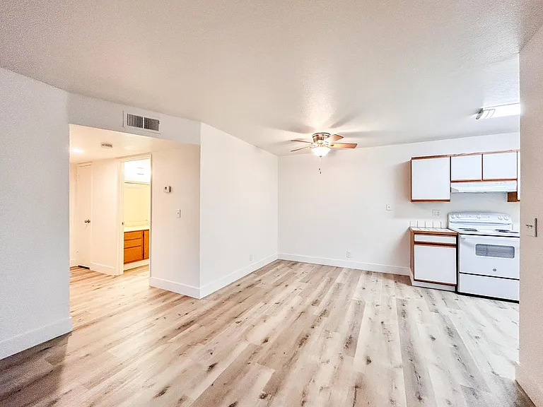 2-Bedroom Dining