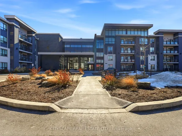 3170 Erin Mills Pkwy #429, Mississauga, ON L5L 0B6