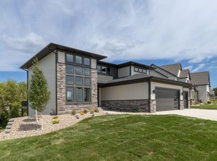 2089 Whitlee Ln SW, Rochester, MN 55902