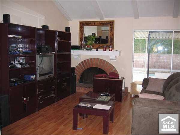 2nd image of 1547 Park Lawn Rd