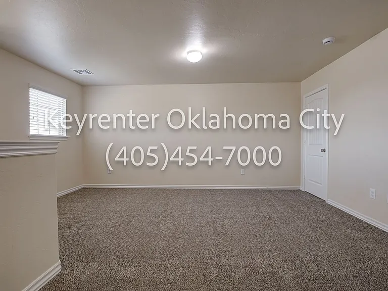 2409 Rosa Cir — Photo 37