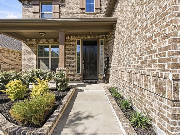 2nd image of 2811 Hackberry Creek Trl