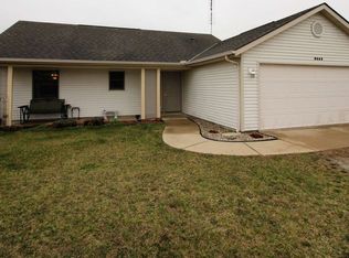 8363 N Hall Lake Rd, Kendallville, IN 46755
