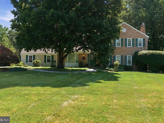 5th image of 10211 Lakewood Dr