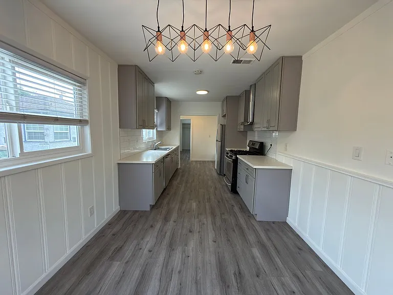 1110 Mira Mar Ave #A — Photo 6