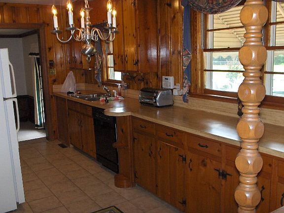 5th image of 329 Kingston Ave