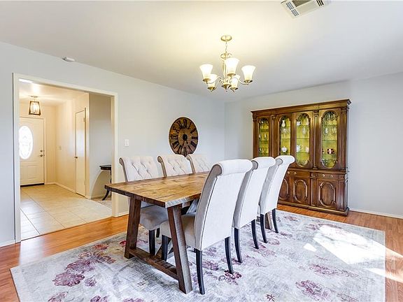 4th image of 3124 Berkshire Way