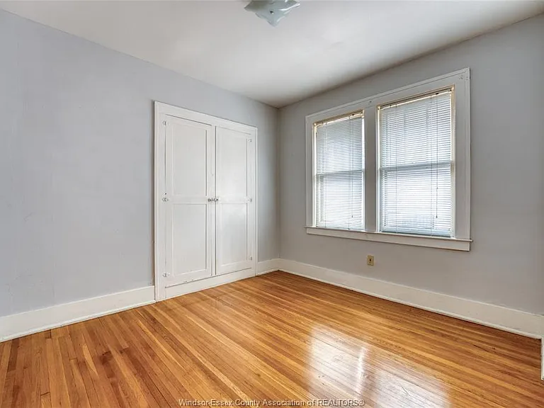 135 Oak St — Photo 6