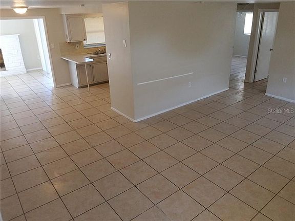 3rd image of 1435 Viking Dr